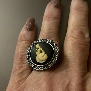 Vintage Cameo ring